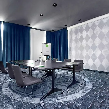 Ibis Styles Stare