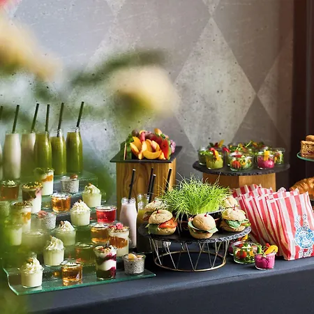 Ibis Styles Stare
